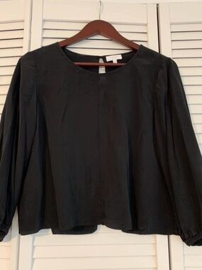 LIKE NEW Aritzia Wilfred 100% SILK Open Back Black 3/4 sleeve Blouse - size XS